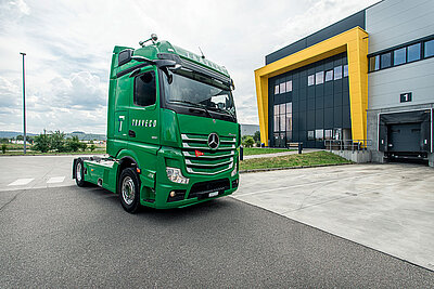 LahrLogistics Eingang Lastwagen Traveco